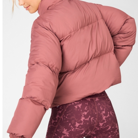 Fabletics Wander Cropped Puffer Jacket Cherry Mocha Adjustable Womens Medium - Picture 3 of 16